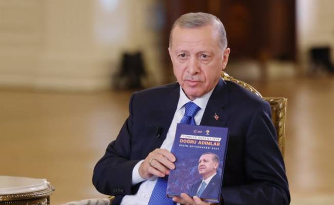 Cumhurbaşkanı Erdoğan'dan aday listeleri yorumu: Çok az da olsa hatalarımız bazı illerde olmadı değil!
